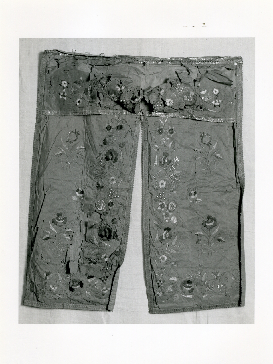 conopeo di tabernacolo - manifattura napoletana (seconda metà sec. XIX)