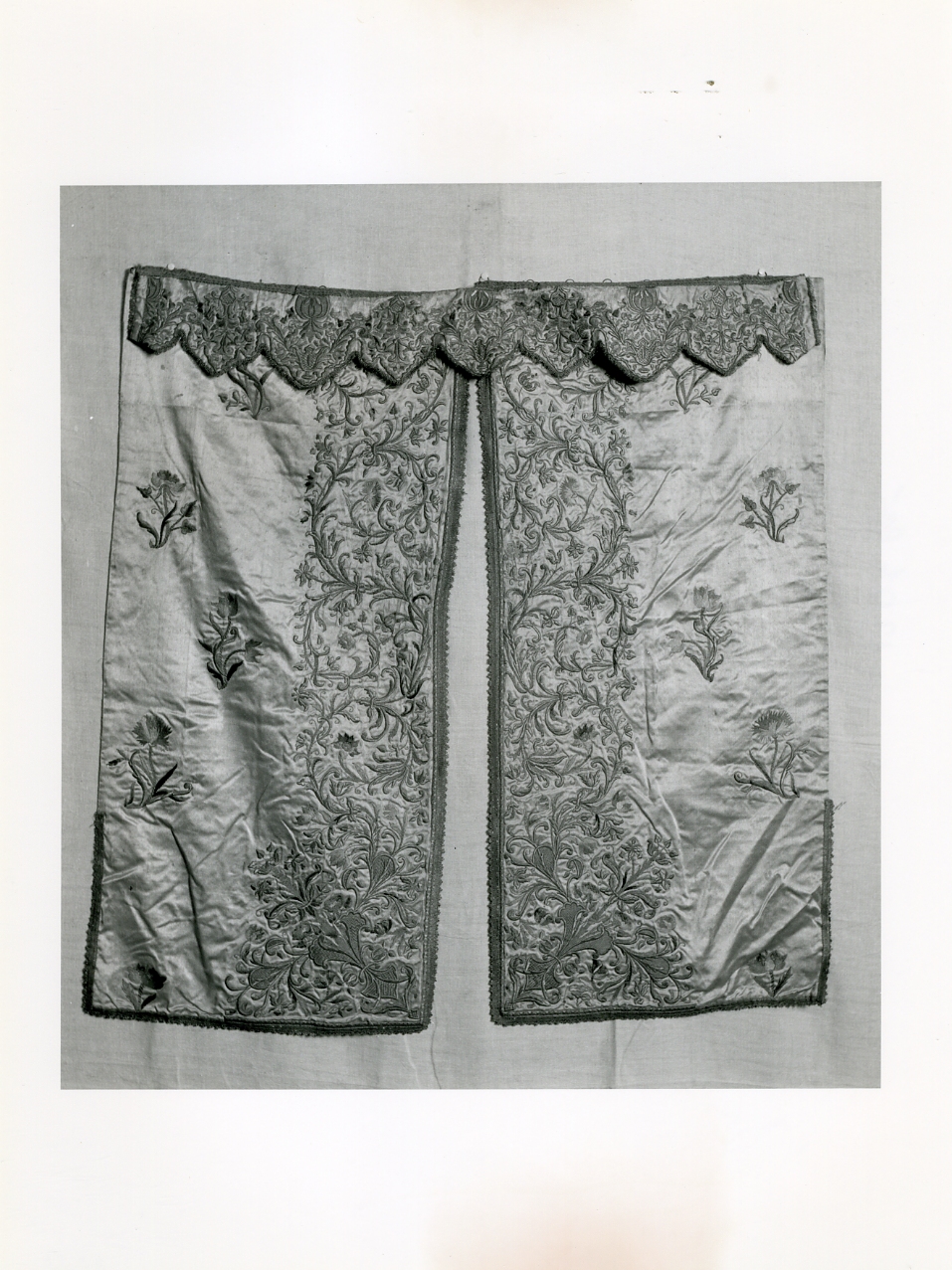 conopeo di tabernacolo - manifattura napoletana (seconda metà sec. XIX)