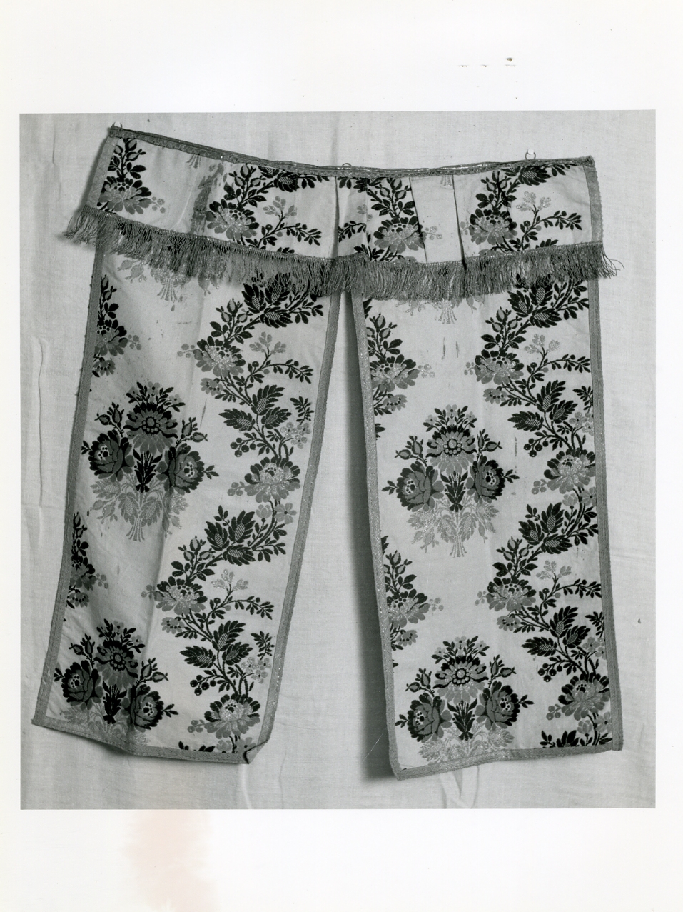 conopeo di tabernacolo - manifattura napoletana (seconda metà sec. XIX)