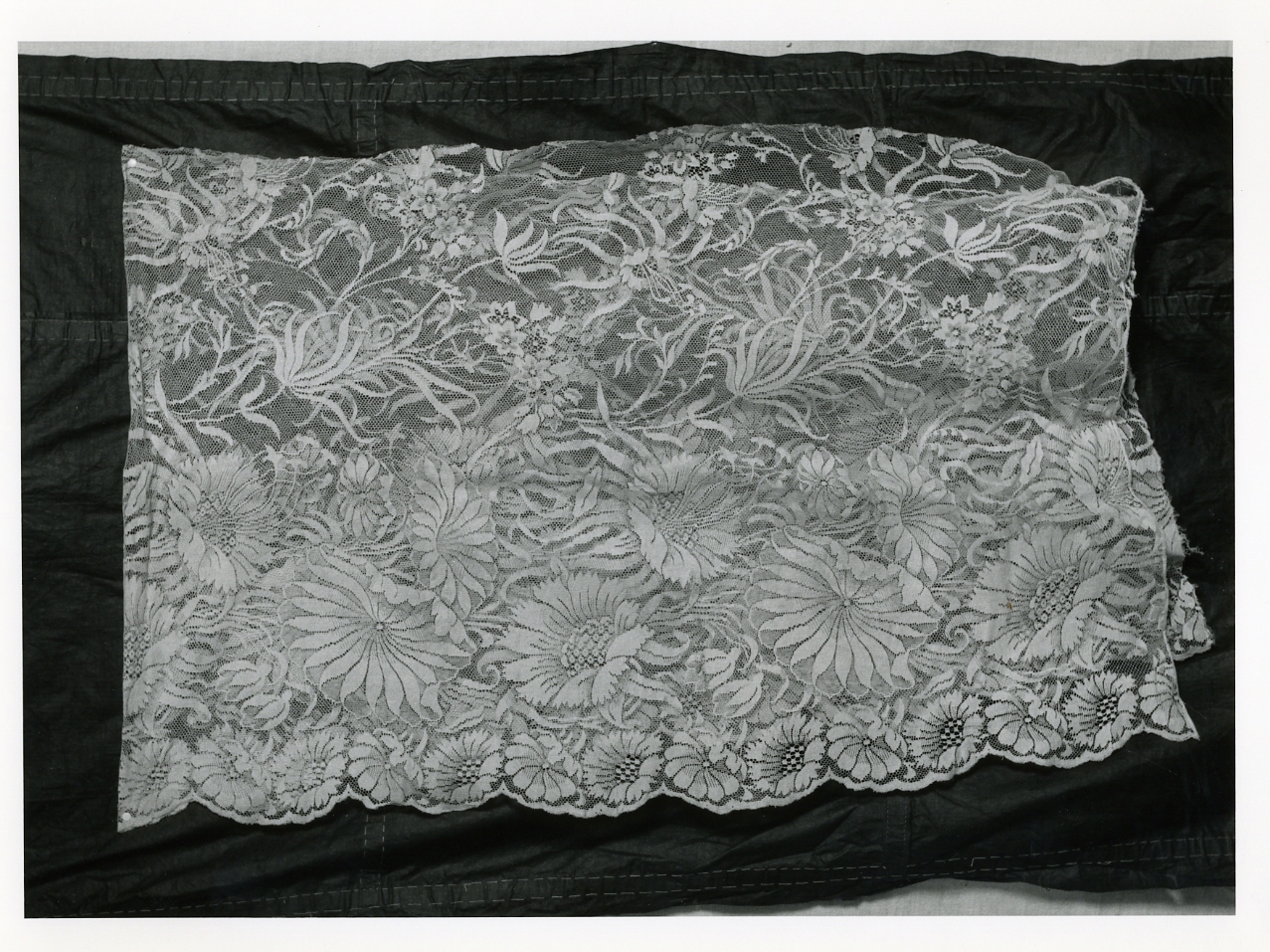 mantovana - manifattura napoletana (seconda metà sec. XIX)