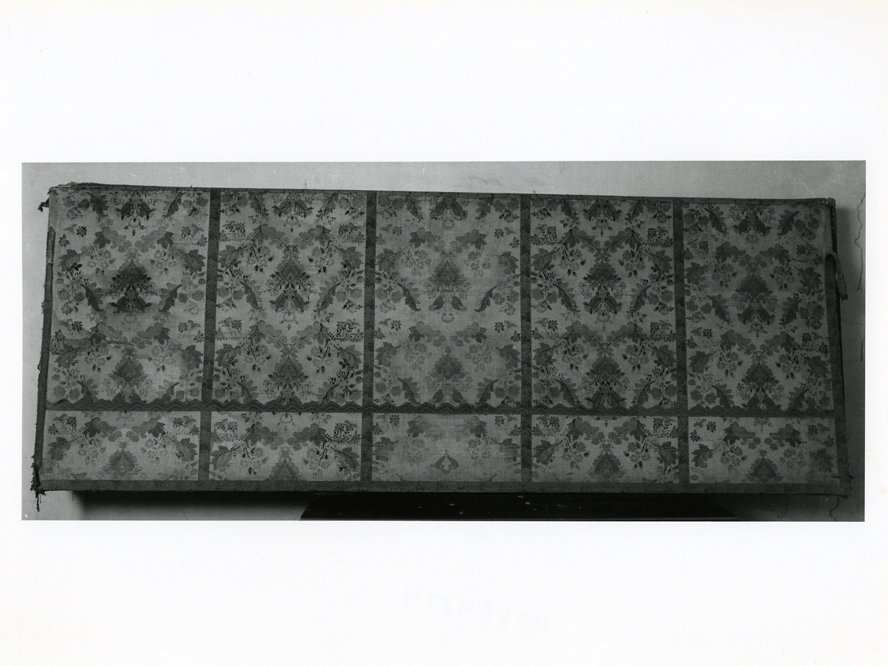 paliotto - manifattura napoletana (seconda metà sec. XIX)