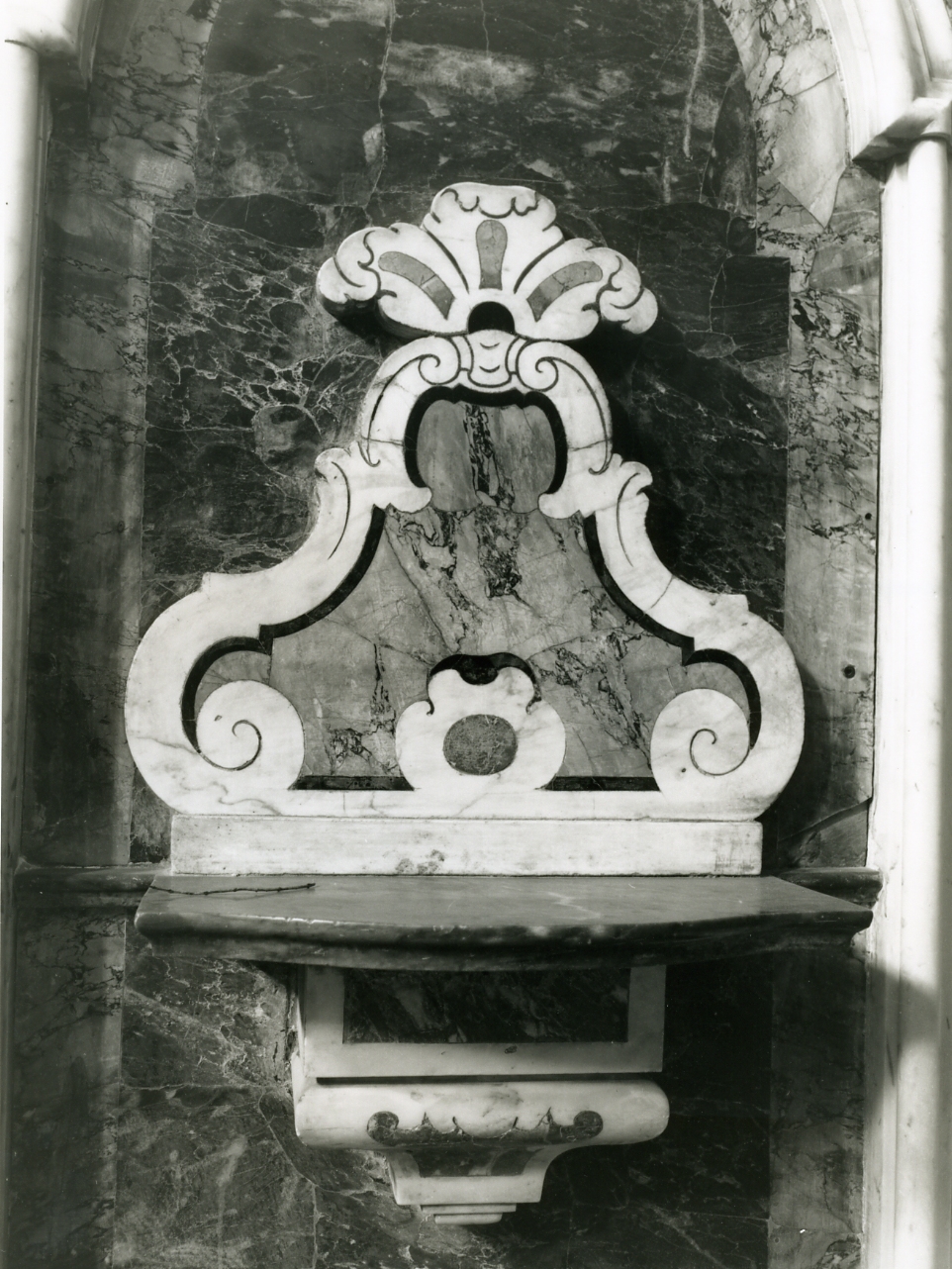 mensola, serie - bottega napoletana (seconda metà sec. XVIII)