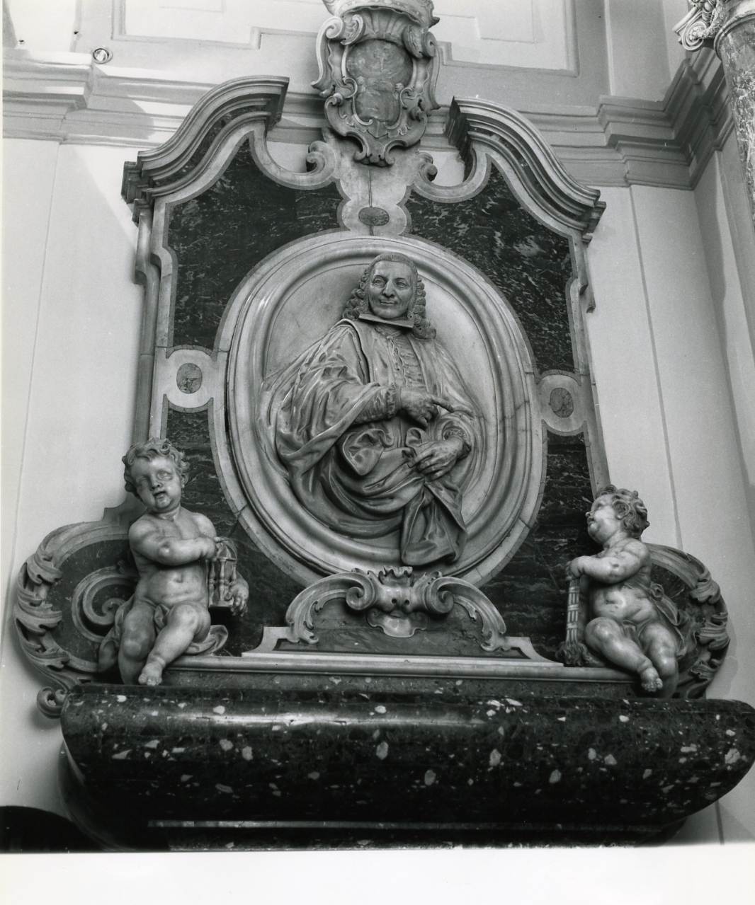 busto ritratto di Carlo Danza (monumento funebre) di Bottigliero Matteo (terzo quarto sec. XVIII)