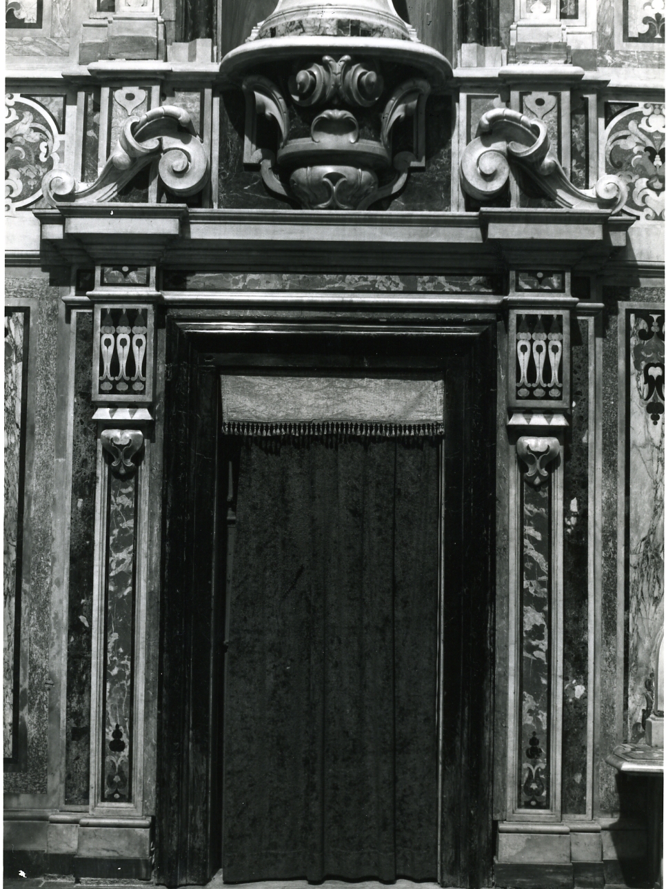 mostra di porta, serie di Mozzetti Giuseppe, Mozzetti Pietro (sec. XVII)