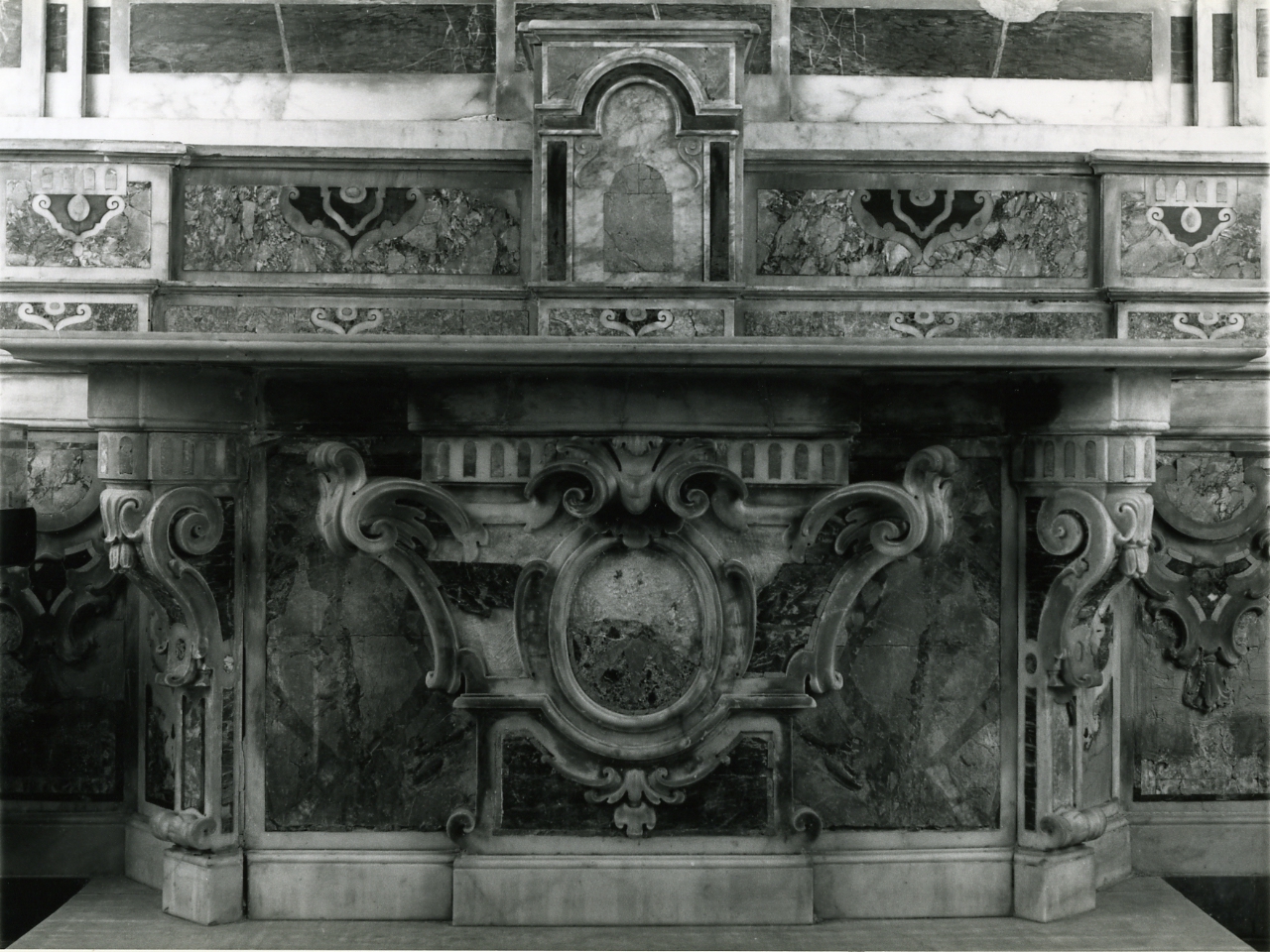 altare - bottega napoletana (prima metà sec. XVIII)