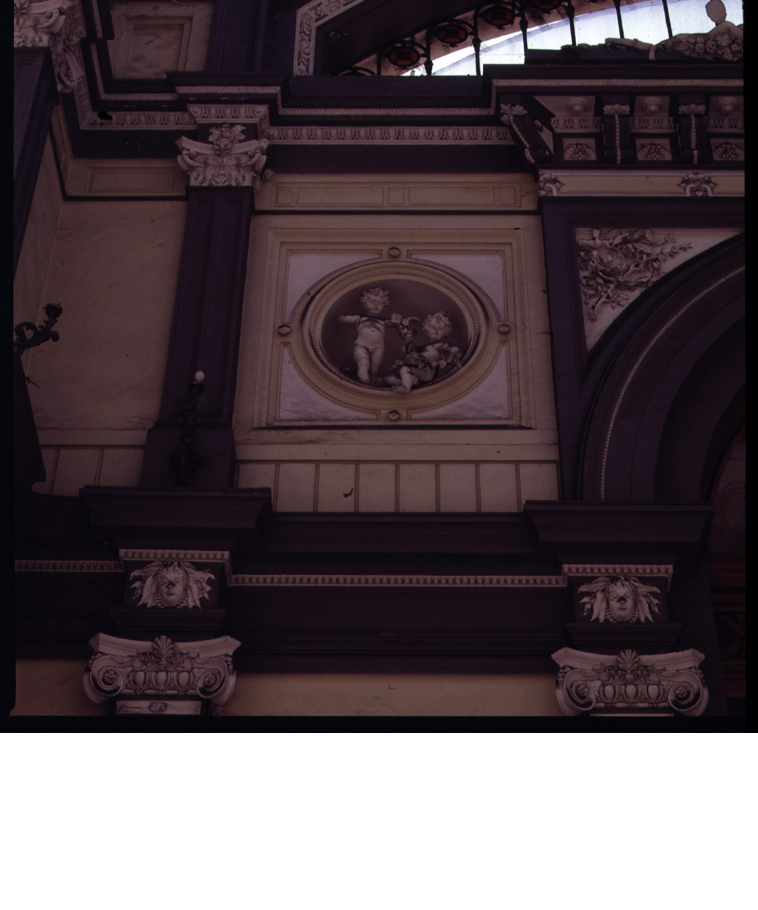 putti con fiori (scultura) di De Novellis Giovanni, Breglia Nicola (sec. XIX)