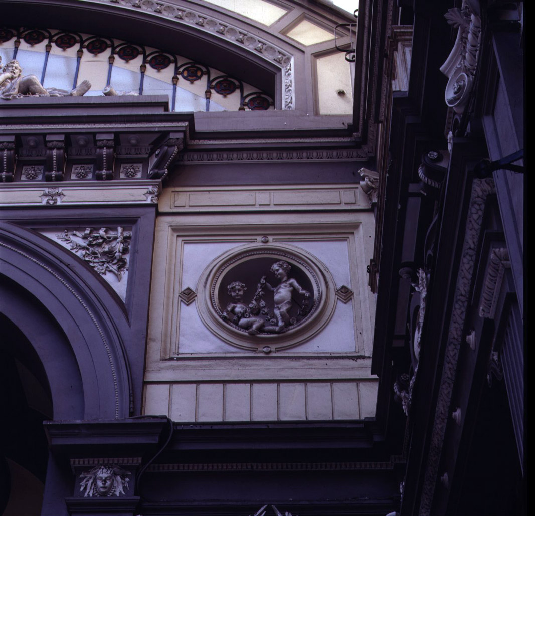 putti con fiori (scultura) di De Novellis Giovanni, Breglia Nicola (sec. XIX)