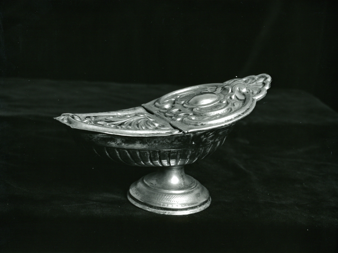 navicella portaincenso - bottega napoletana (prima metà sec. XVIII)