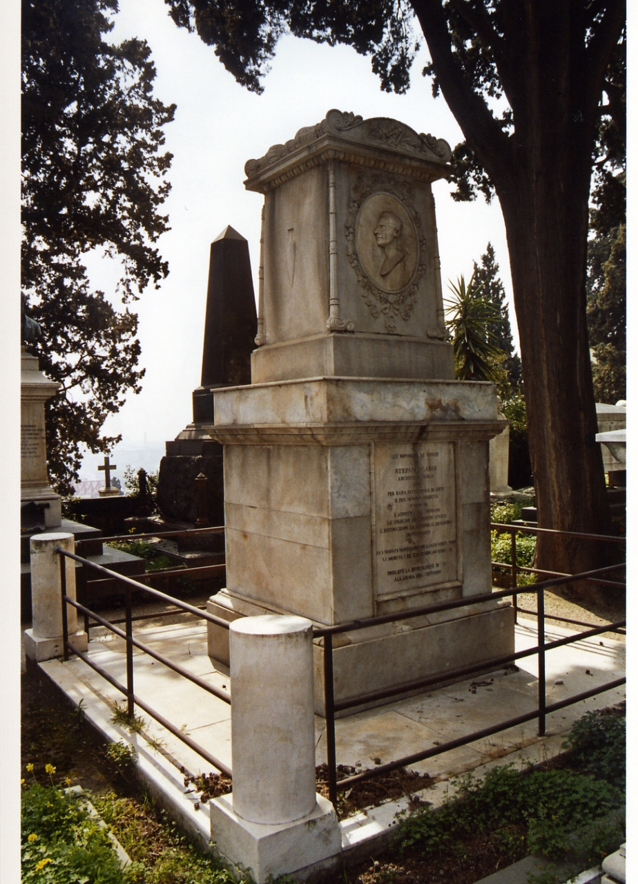 monumento funebre di Angelini Tito (sec. XIX)