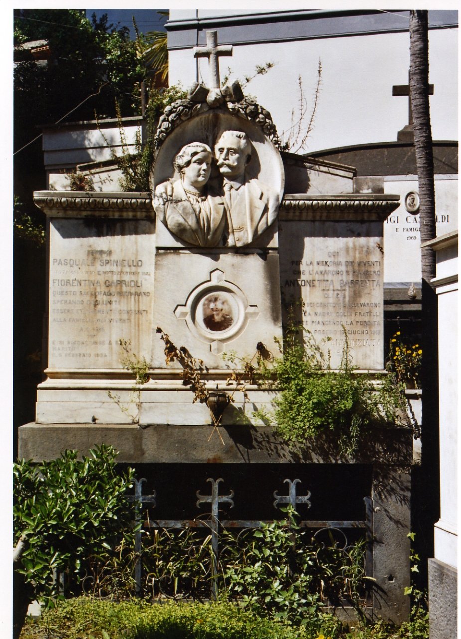 monumento funebre di De Candia Leonardo (maniera) (sec. XX)