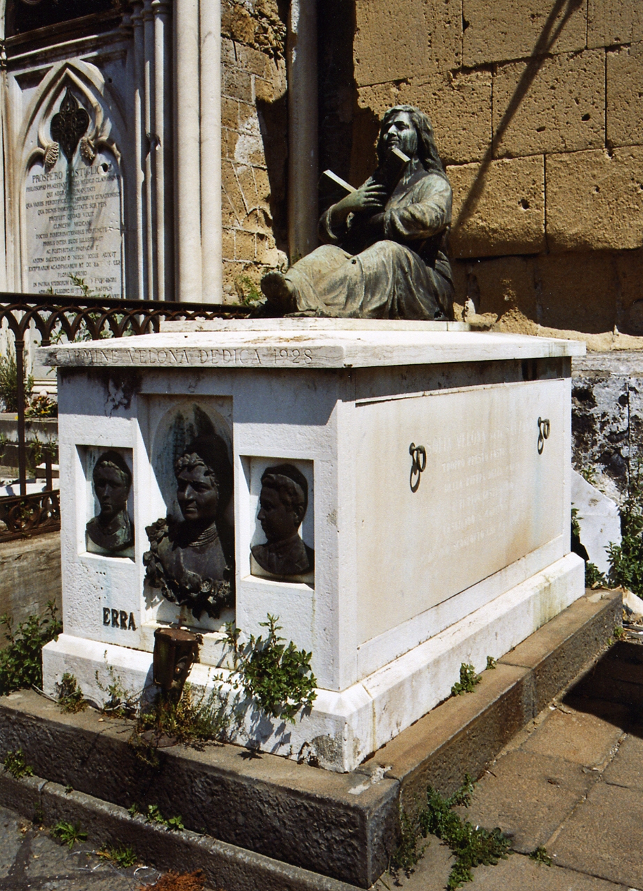 monumento funebre di Cerino Pasquale (secondo quarto sec. XX)