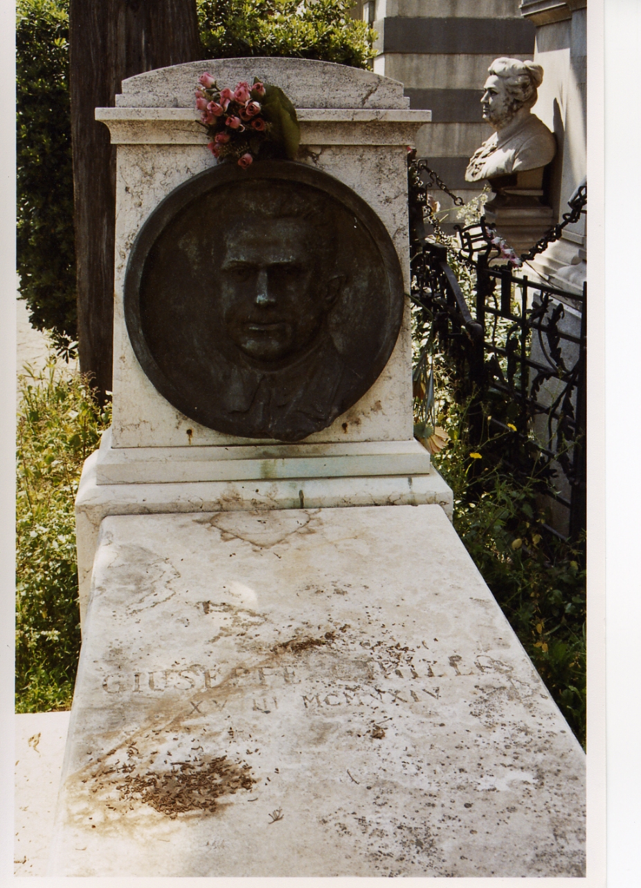 monumento funebre di De Micheli Gino (sec. XX)
