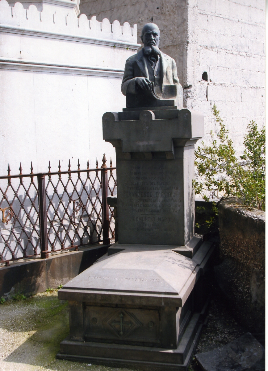 monumento funebre di Tomai Ennio (sec. XX)