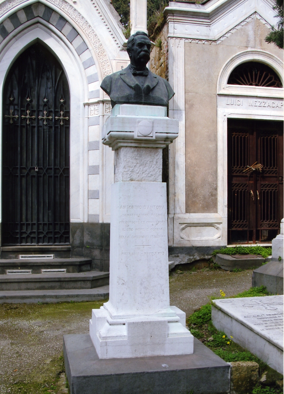 monumento funebre di Toma Gioacchino (primo quarto sec. XX)