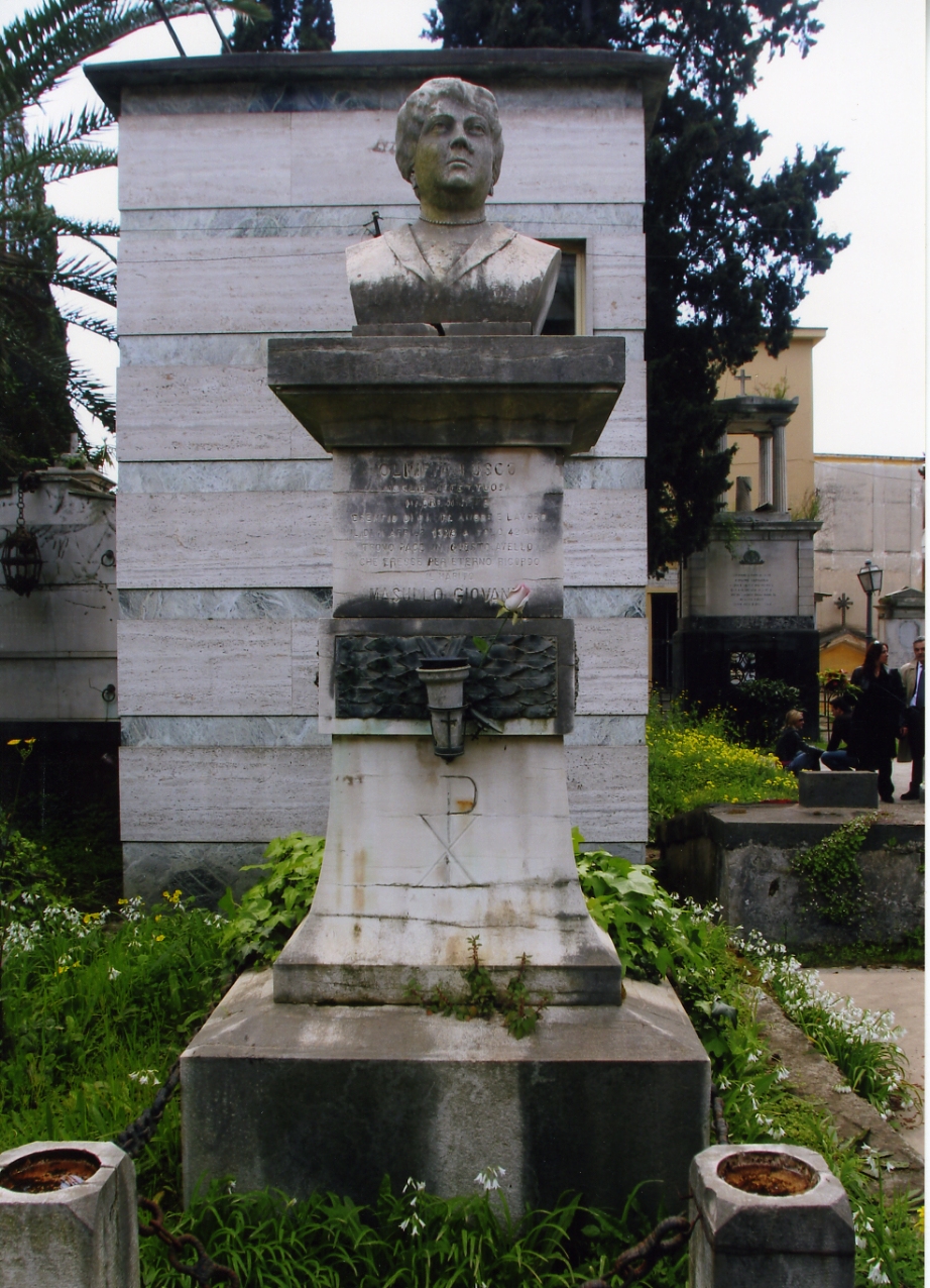 monumento funebre - bottega napoletana (secondo quarto sec. XX)