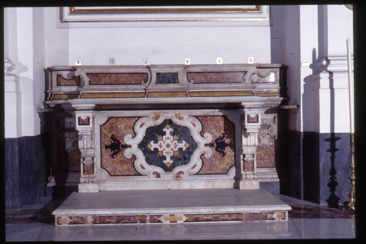 altare, serie di Yucci Carlo (secondo quarto sec. XVIII)