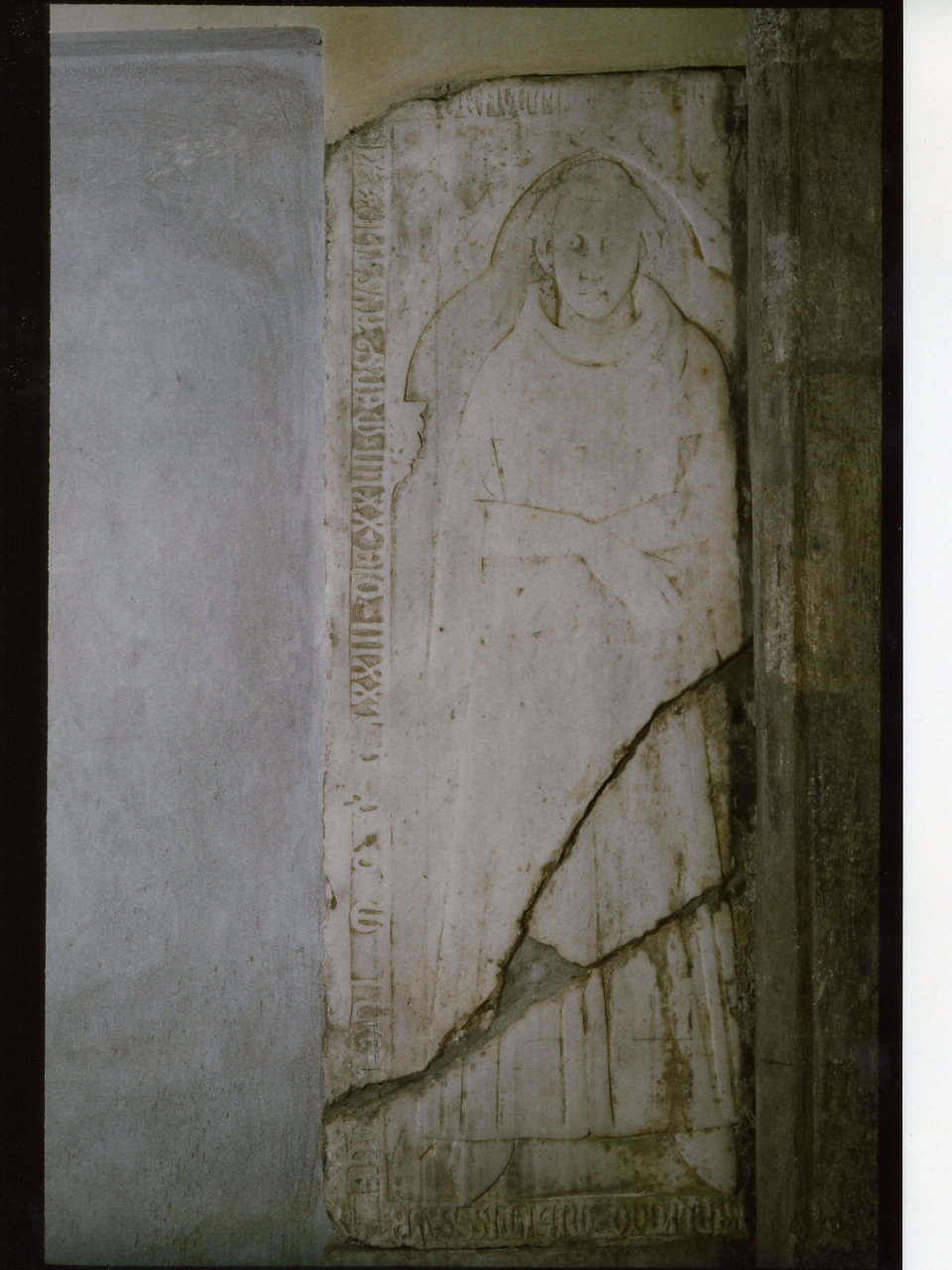 lastra tombale - bottega napoletana (sec. XIV)