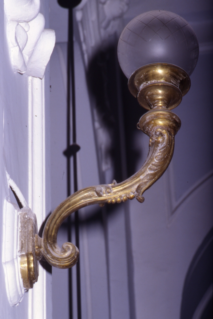 lampada - a muro, serie - bottega napoletana (seconda metà sec. XVIII)