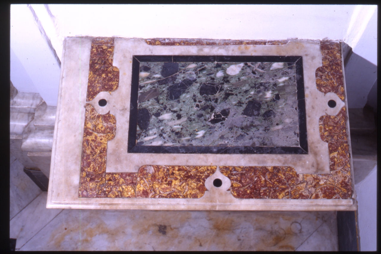 mensola, serie - bottega napoletana (prima metà sec. XVIII)