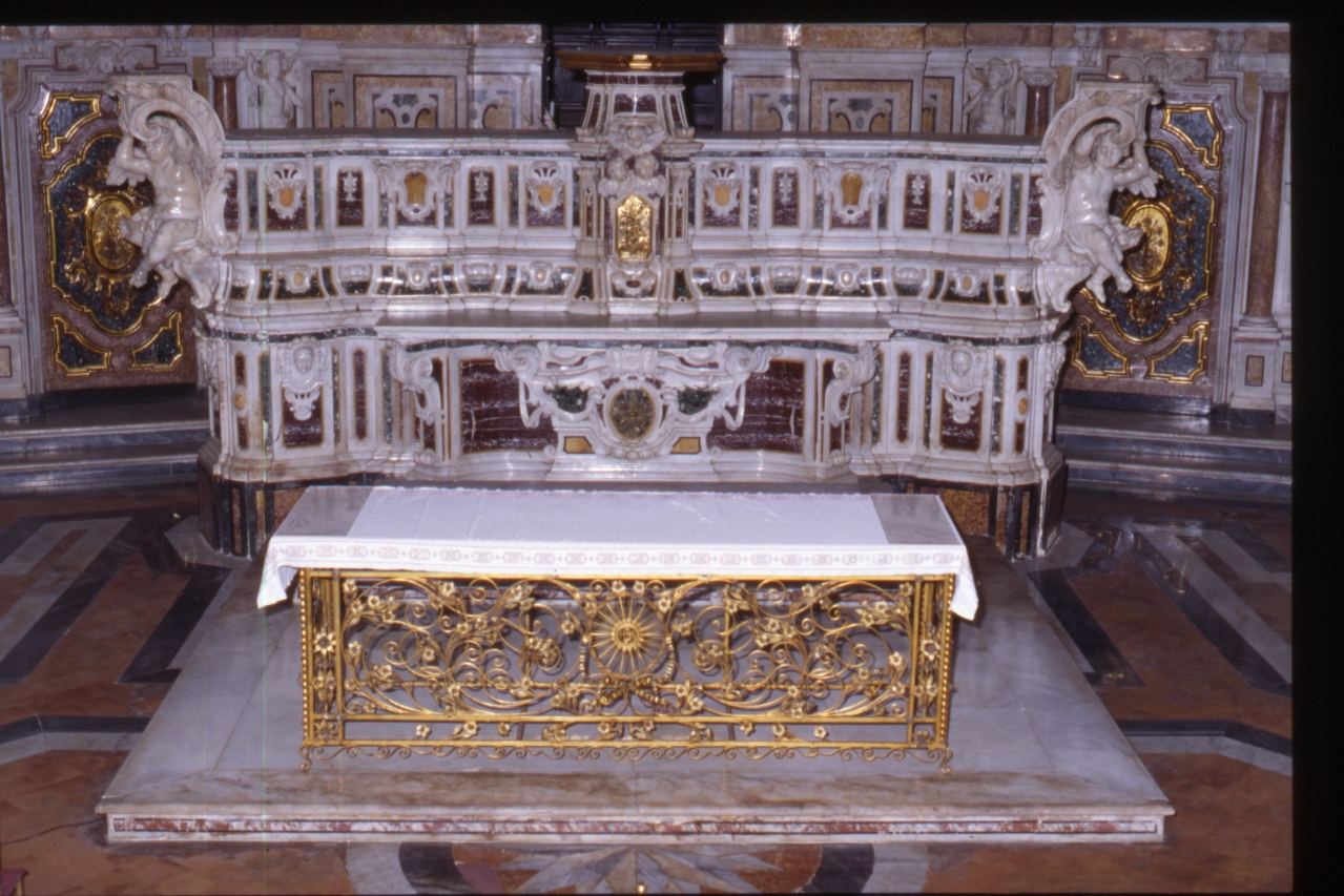 altare maggiore, insieme di Di Lucca Antonio, Bottigliero Matteo, Tagliacozzi Canale Nicola (sec. XVIII)