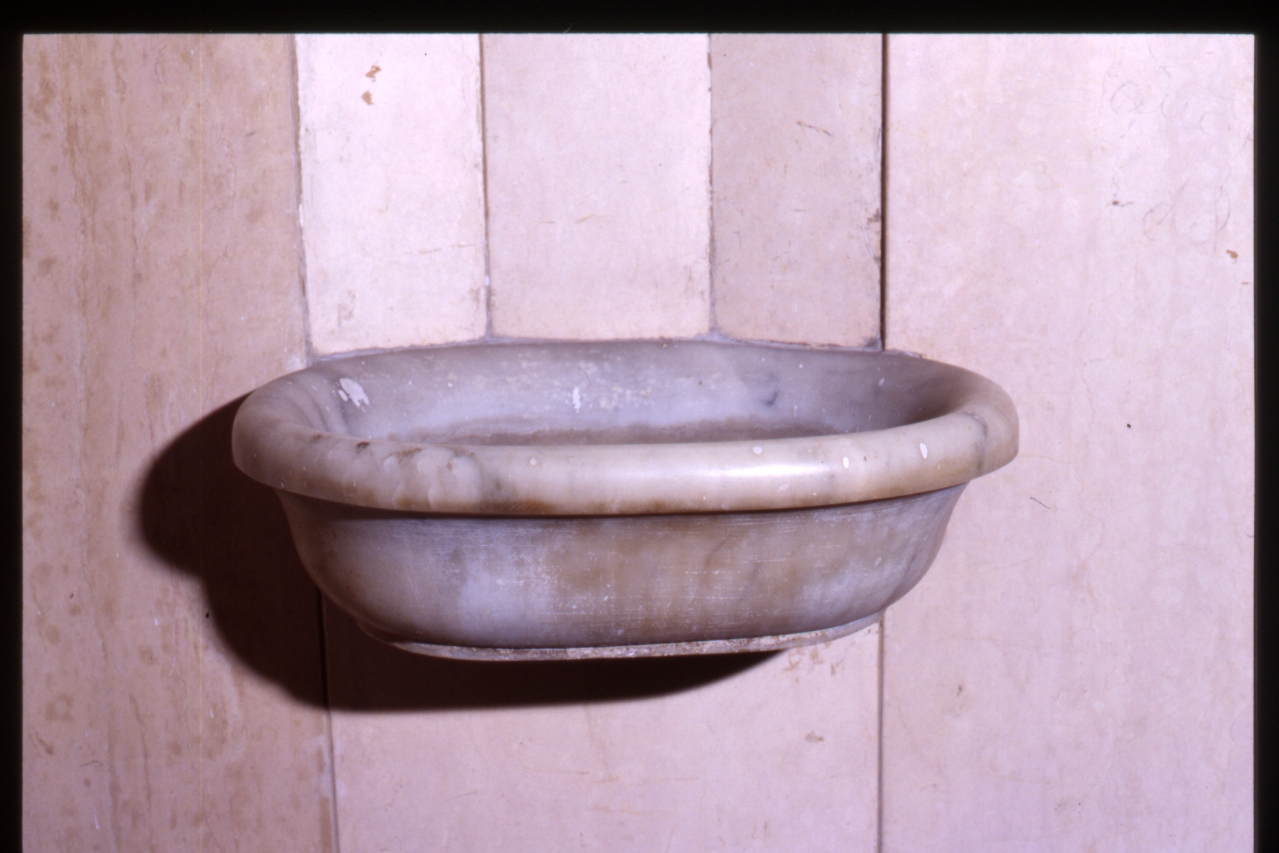 acquasantiera da parete - bottega napoletana (seconda metà sec. XIX)