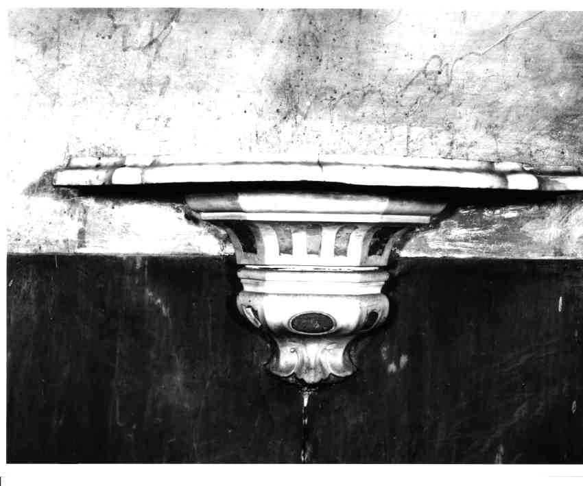 mensola, serie - bottega napoletana (metà sec. XVIII)