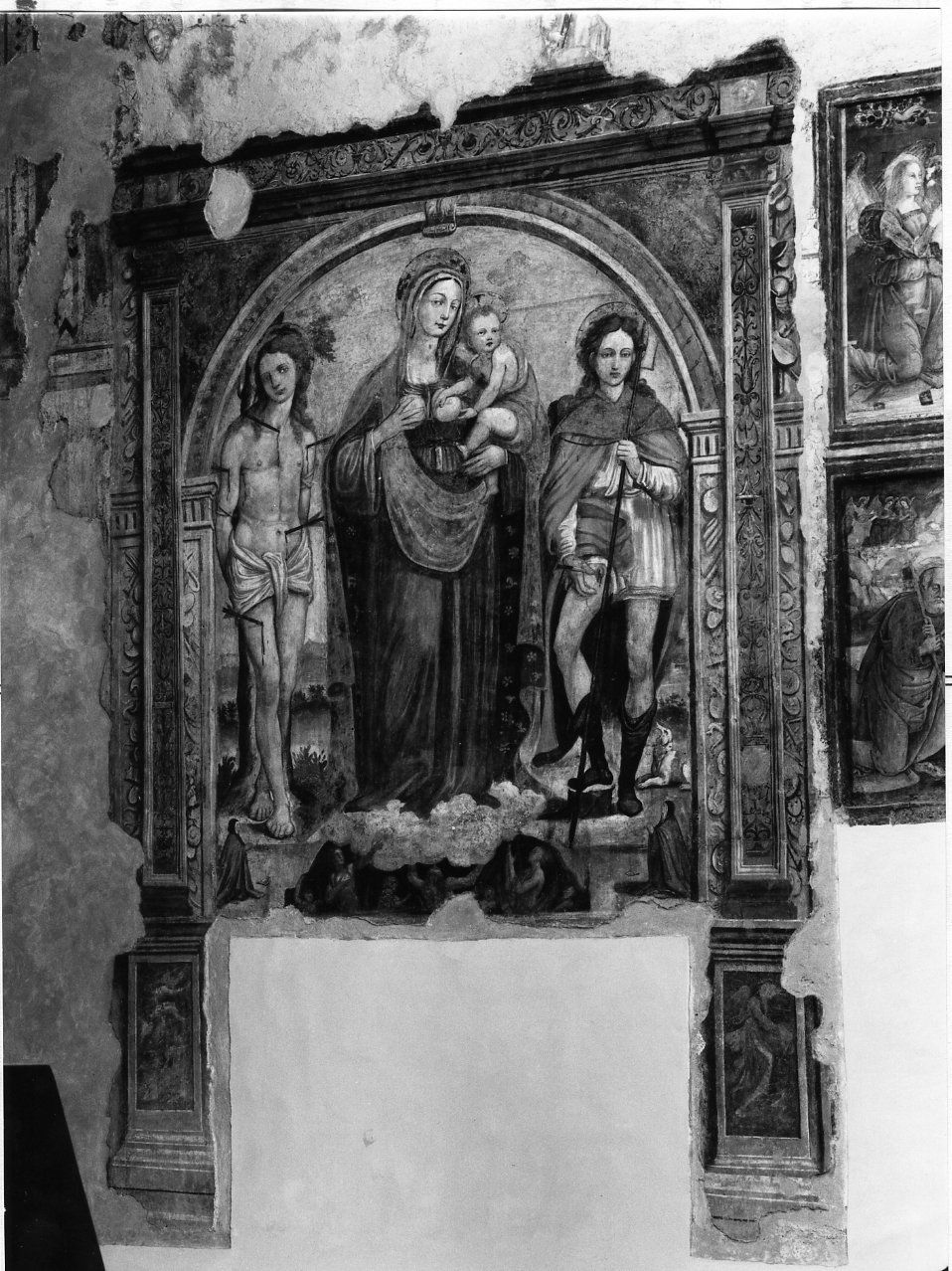 Madonna con personaggi che implorano il suo aiuto (dipinto) - ambito napoletano (inizio sec. XVI)