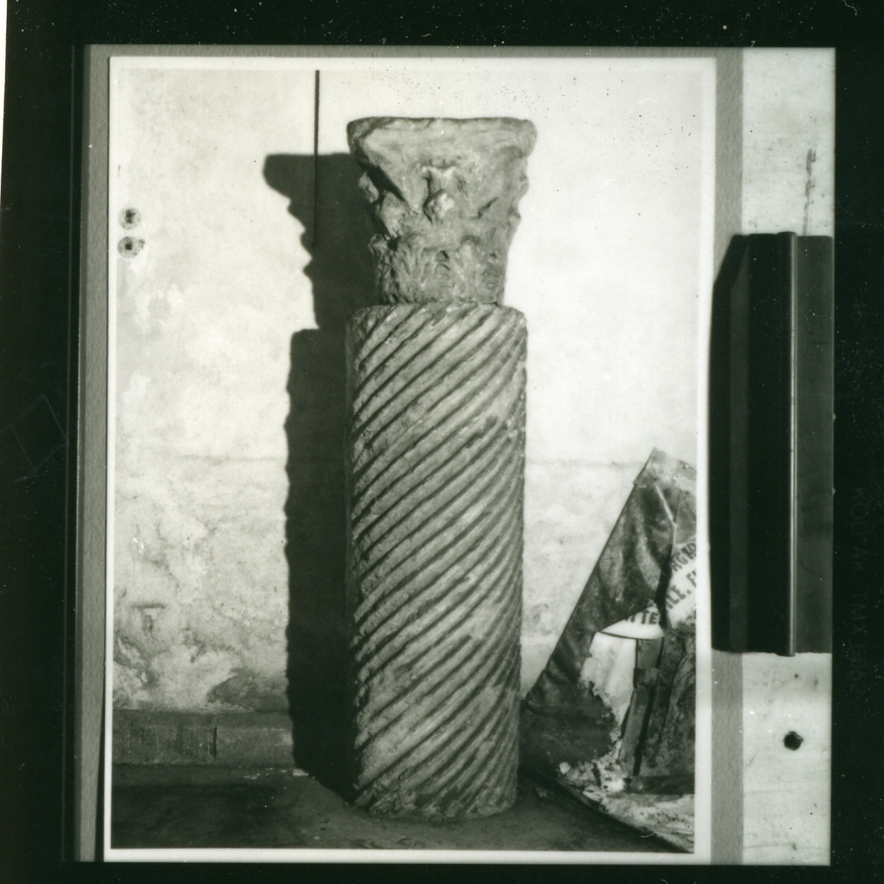 FUSTO DI COLONNA, FRAMMENTO - BOTTEGA NAPOLETANA (Metà sec. XIV)