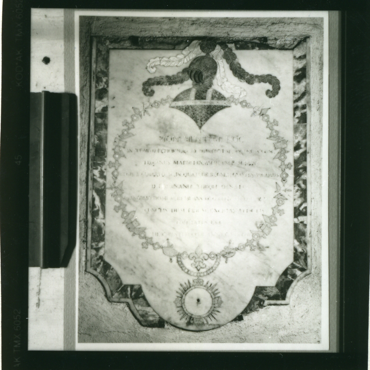 lapide - sepolcrale - BOTTEGA NAPOLETANA (INIZIO sec. XIX)