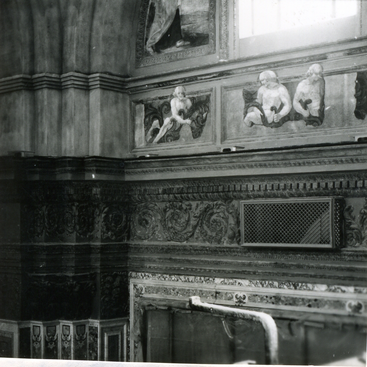 motivi decorativi a girali (decorazione plastico-pittorica) - bottega napoletana (metà sec. XVII)