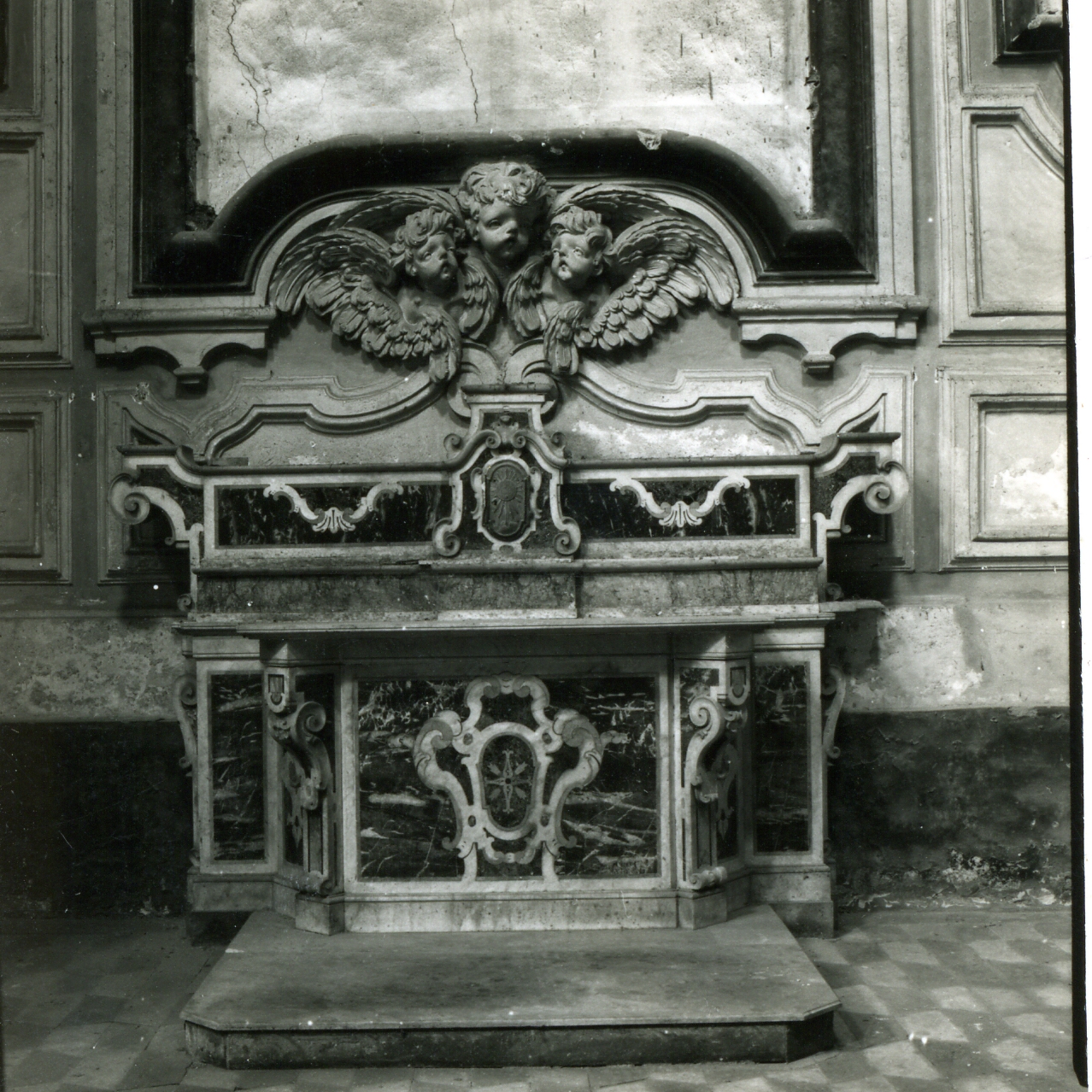 altare - bottega napoletana (inizio sec. XVIII)