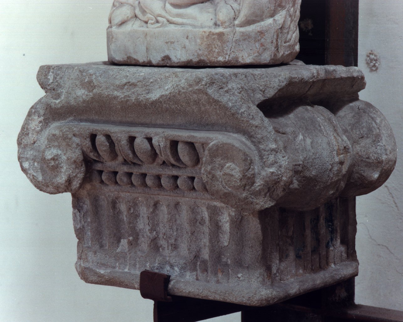 capitello - bottega napoletana (sec. XIV)