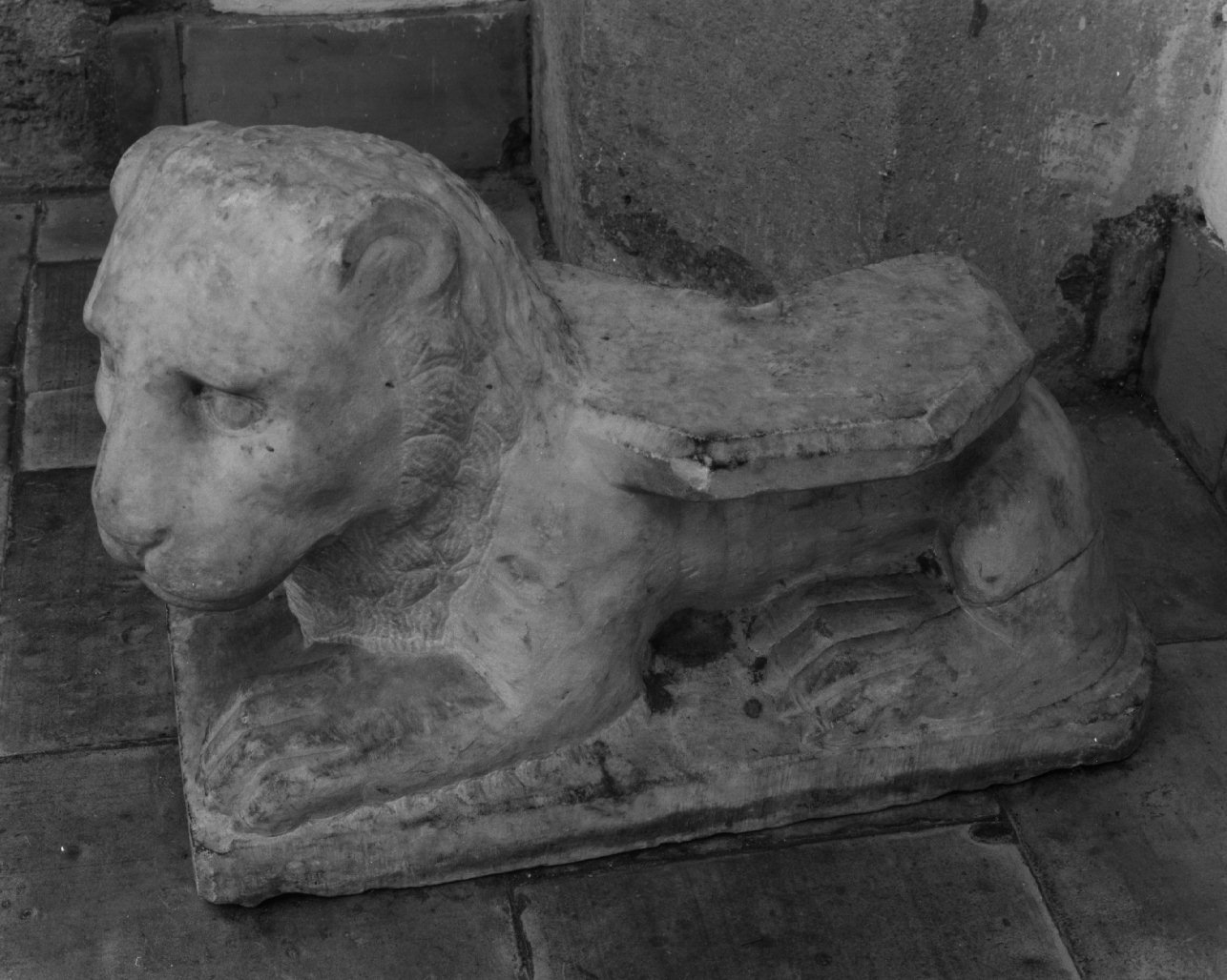 leone (scultura) - bottega napoletana (seconda metà sec. XIV)