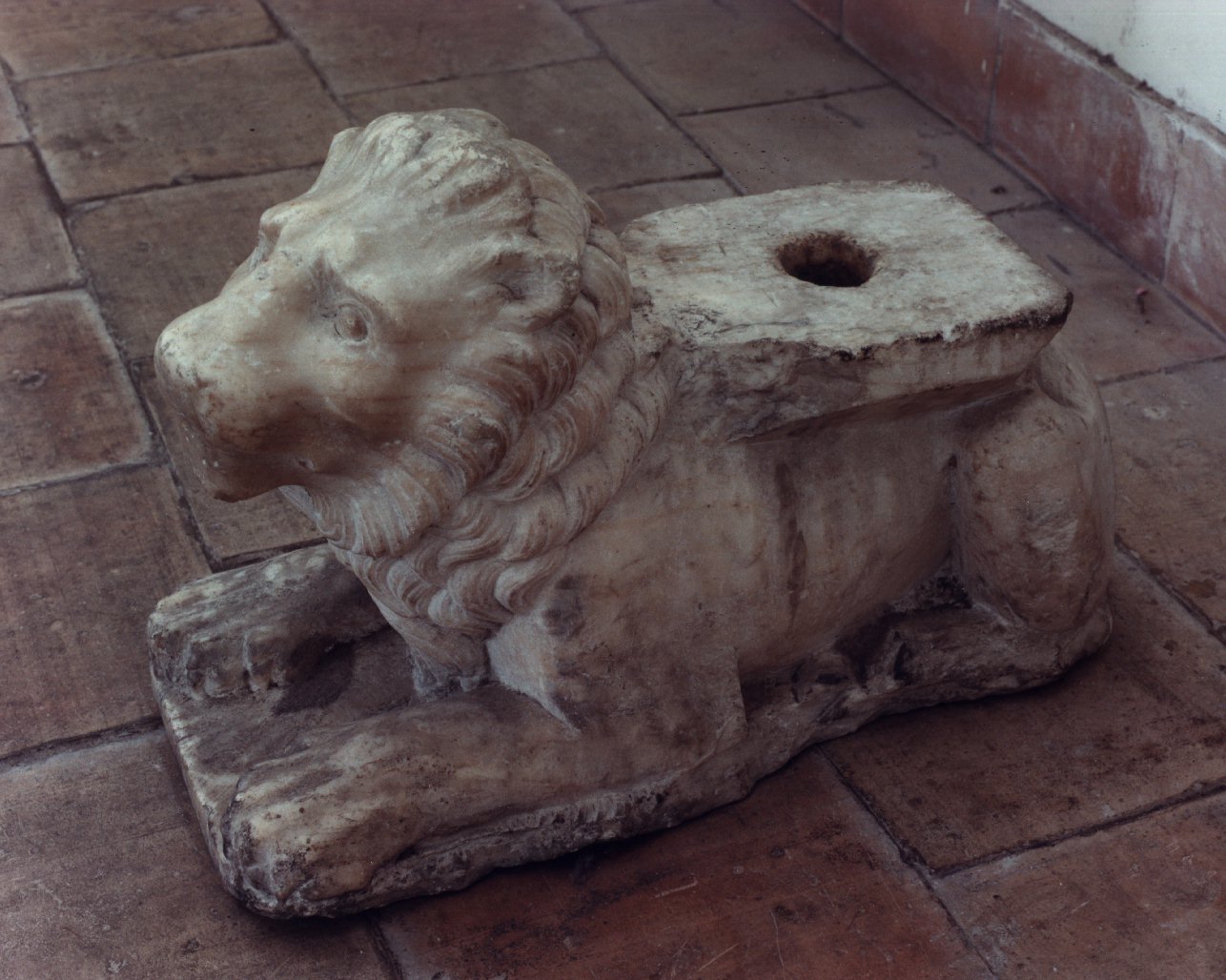 leone (scultura) - bottega napoletana (seconda metà sec. XIV)
