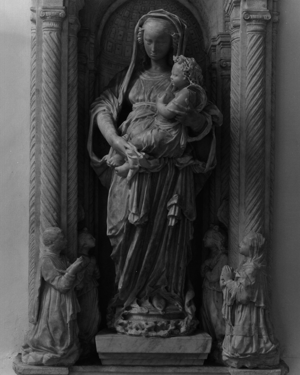 Madonna con Bambino (scultura) di Gagini Domenico (sec. XV)