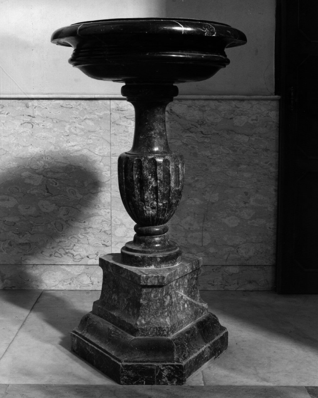 fonte battesimale - bottega napoletana (sec. XX)