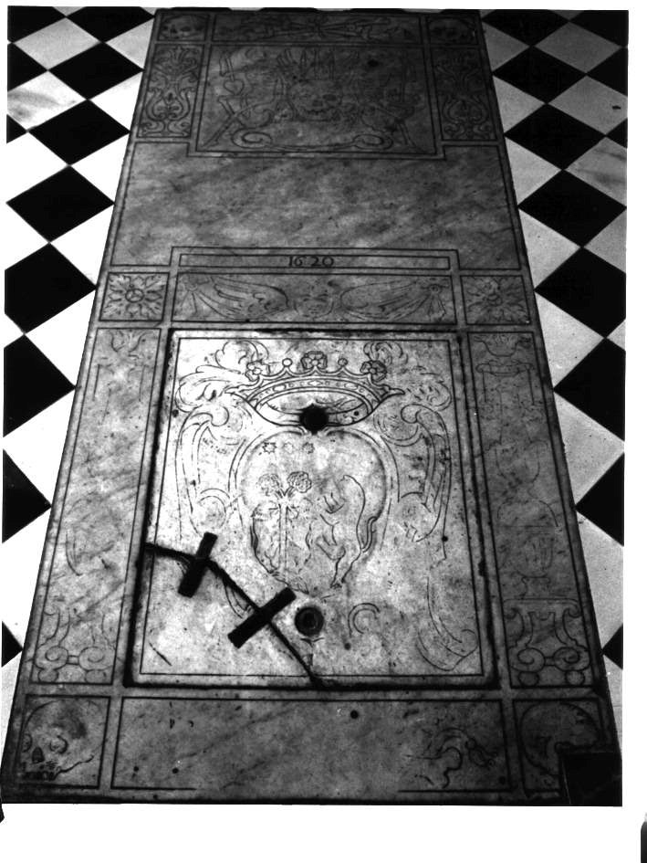 LASTRA TOMBALE - BOTTEGA NAPOLETANA (PRIMO QUARTO sec. XVII)