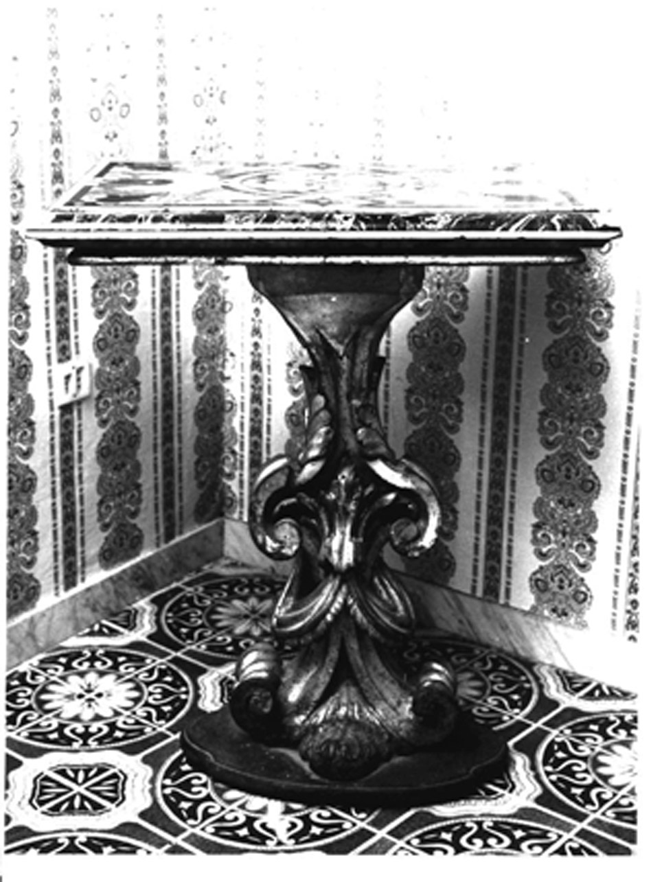 TAVOLINO - manifattura napoletana (INIZIO sec. XVIII)