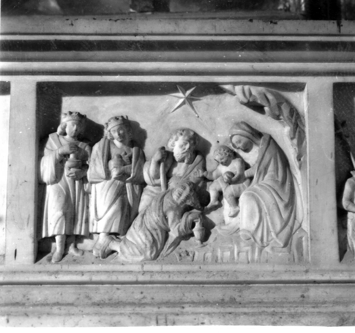 ADORAZIONE DEI MAGI (RILIEVO, ELEMENTO D'INSIEME) - AMBITO NAPOLETANO (Metà Sec. XVI)