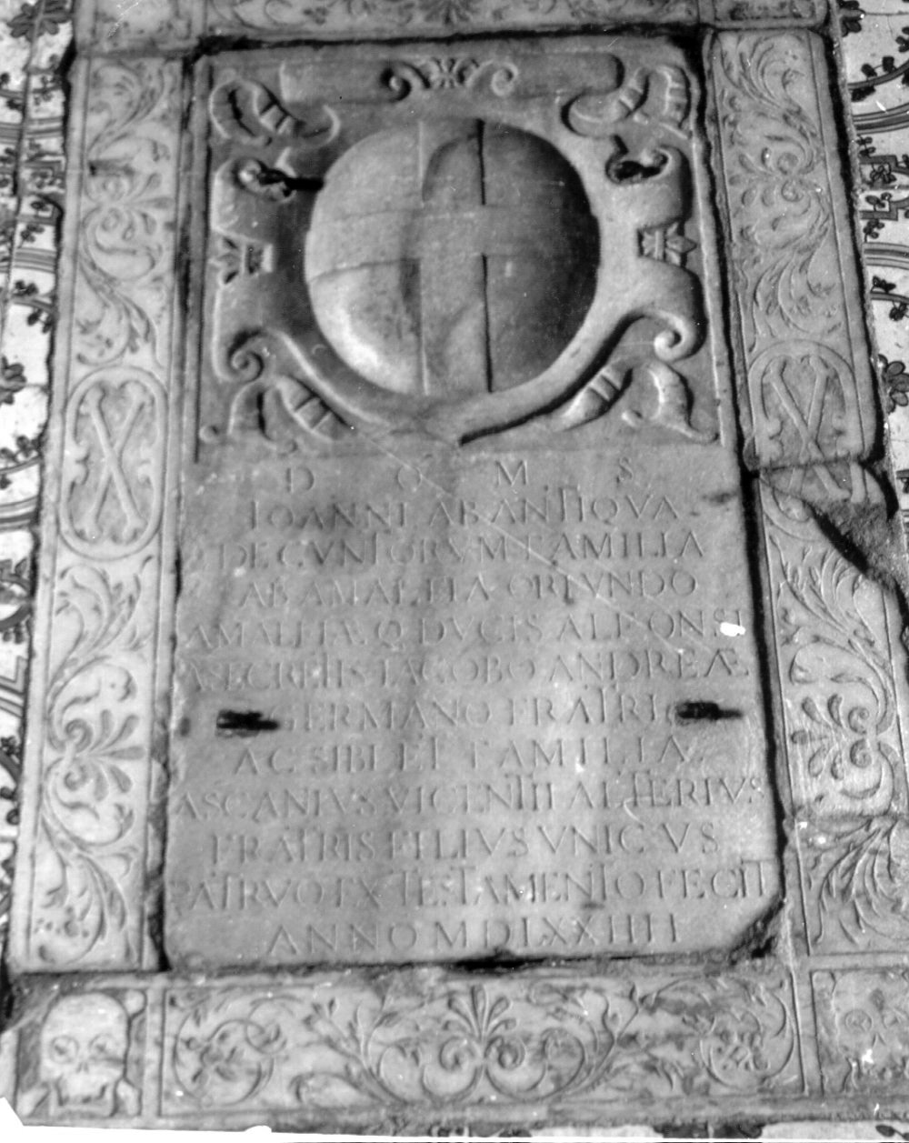 lapide tombale - bottega napoletana (sec. XVI)