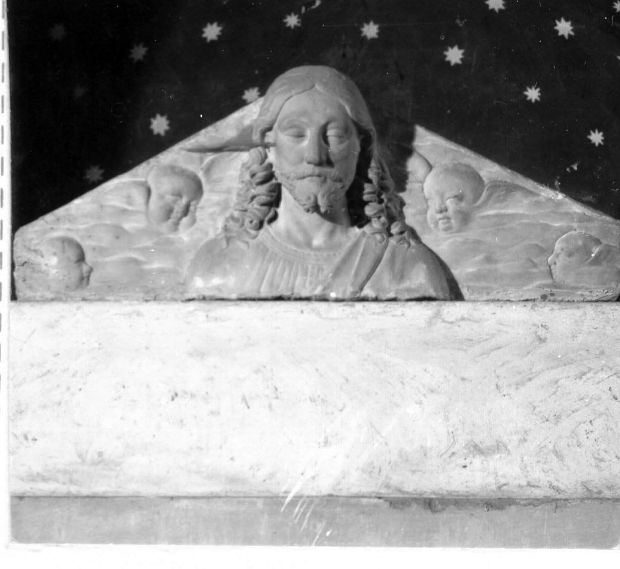 Cristo redentore e cherubini (rilievo, frammento) - bottega napoletana (metà sec. XVI)
