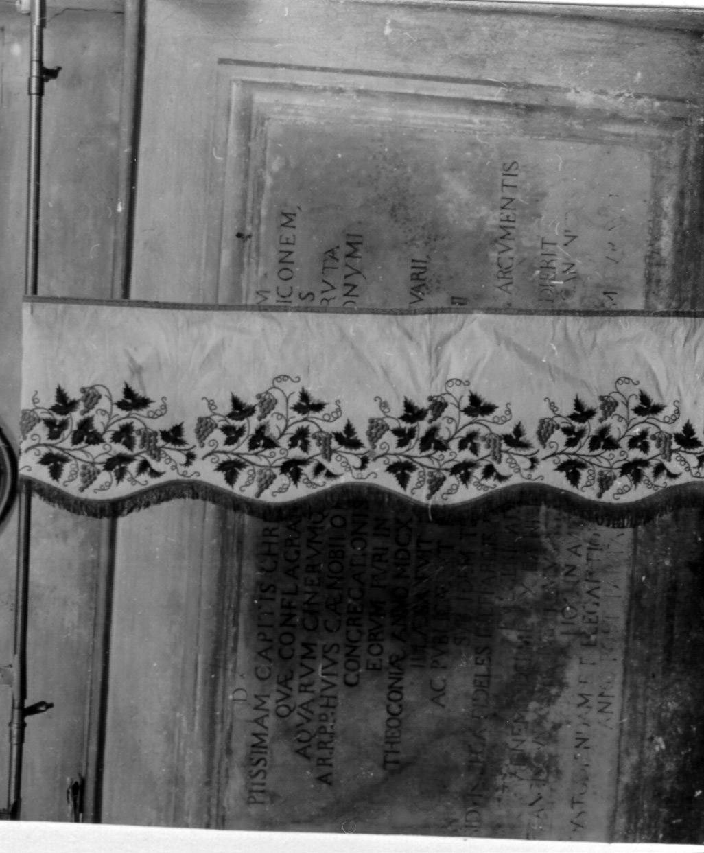 tovaglia d'altare - manifattura napoletana (seconda metà sec. XIX)