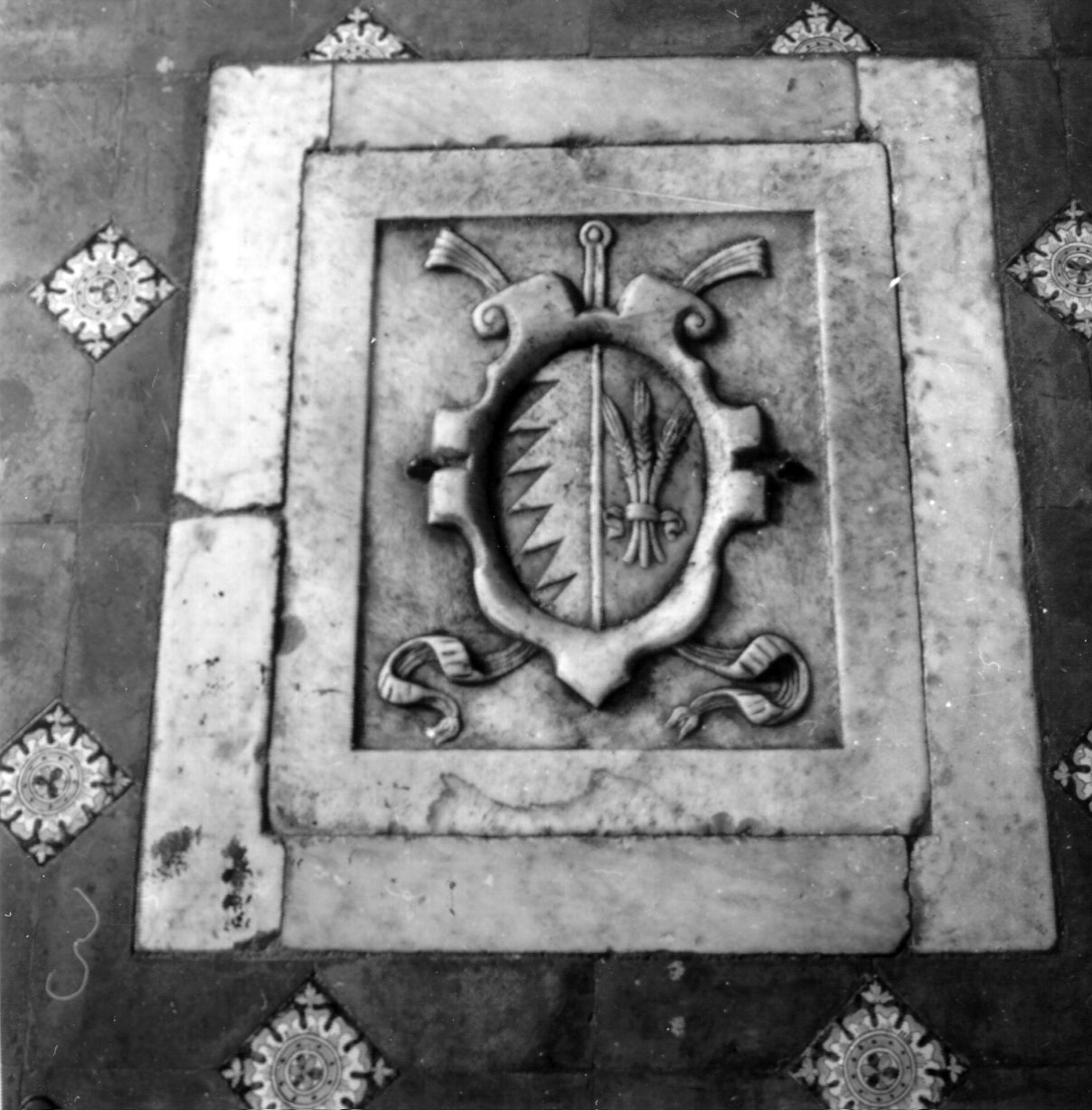 lastra tombale - bottega napoletana (metà sec. XVII)