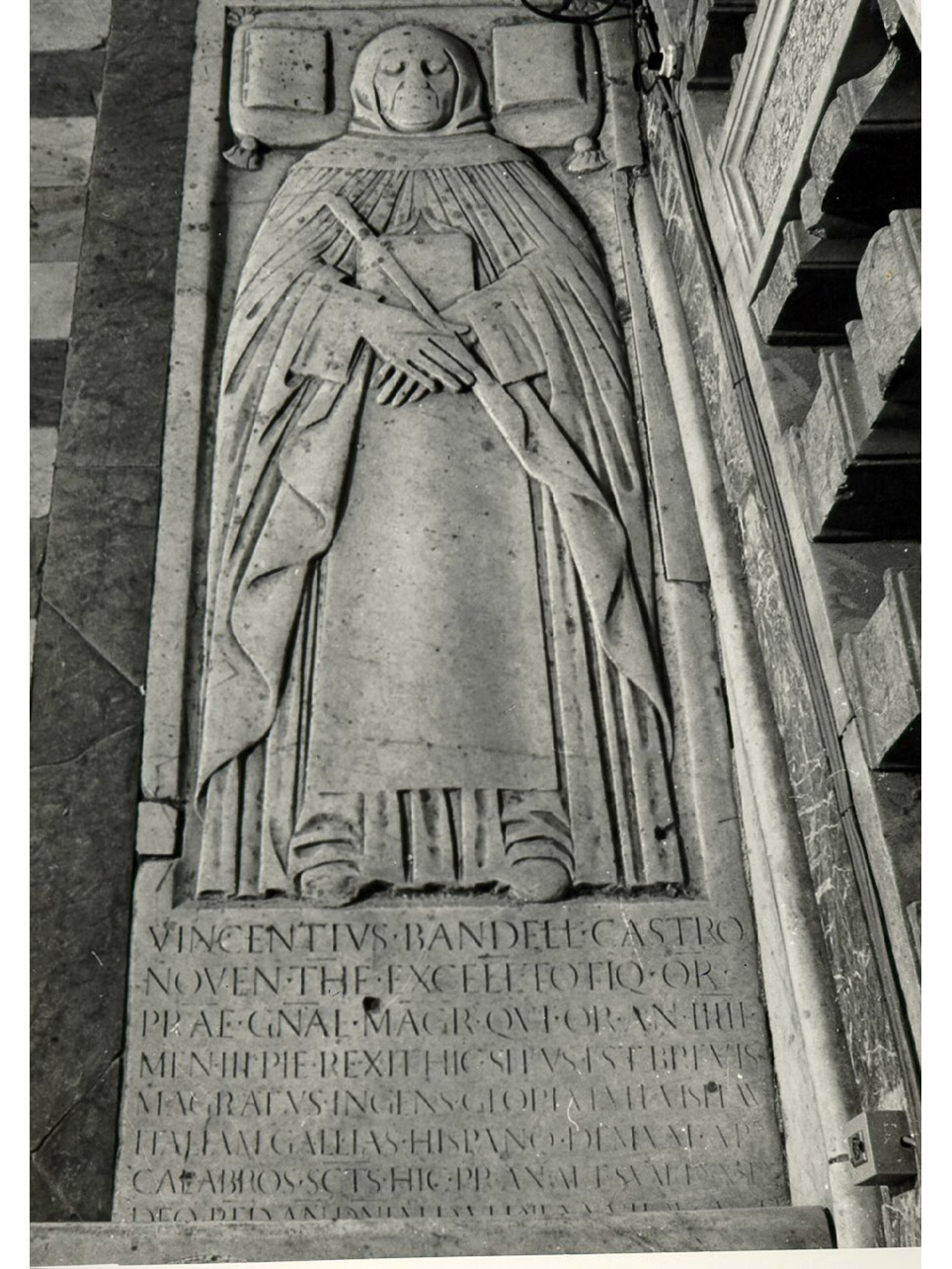 lastra tombale - bottega napoletana (sec. XVI)