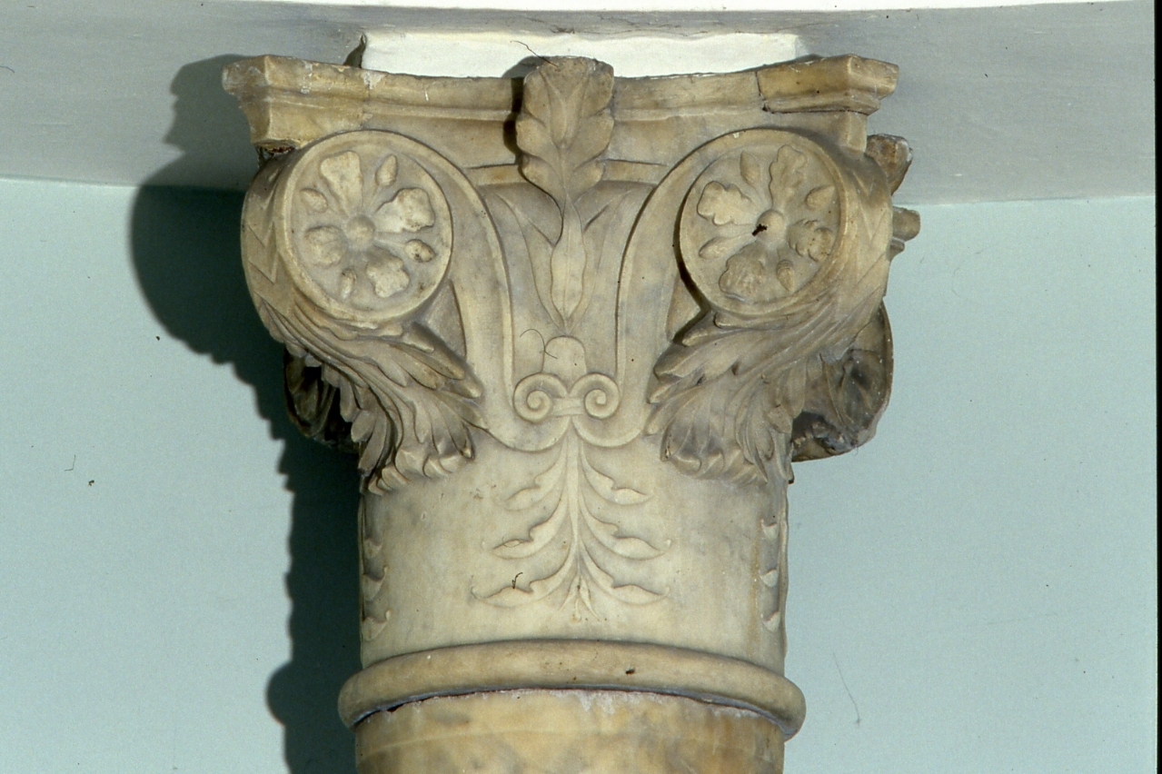 motivi decorativi vegetali (capitello) - bottega napoletana (fine sec. XV)