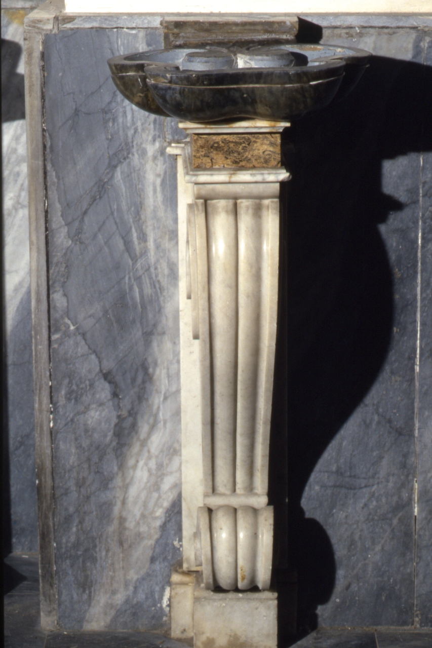 acquasantiera da parete, serie - bottega napoletana (seconda metà sec. XVIII)