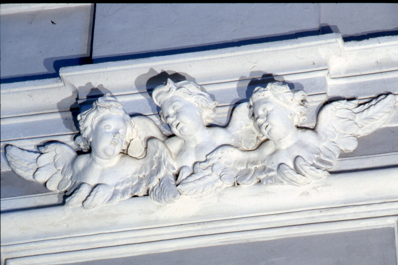 cherubino (decorazione plastica, serie) - bottega napoletana (sec. XVIII)
