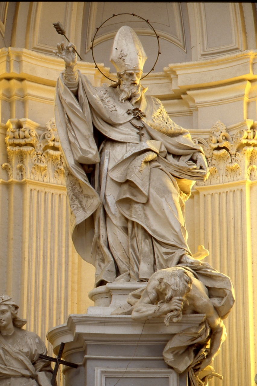 Sant'Agostino calpesta l'eresia (gruppo scultoreo) di Vaccaro Domenico Antonio (sec. XVIII)