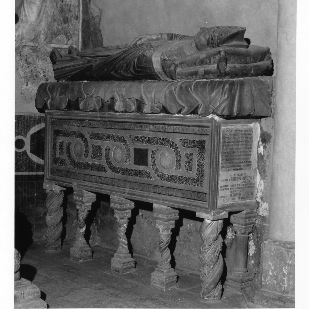 monumento funebre - bottega napoletana (sec. XIV)