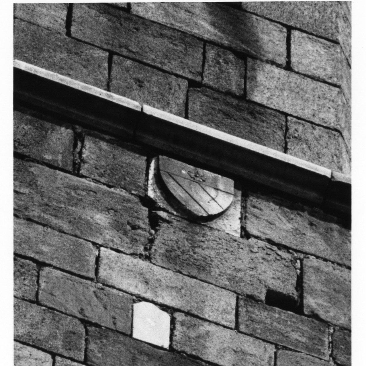 stemma (rilievo) - bottega napoletana (seconda metà sec. XV)